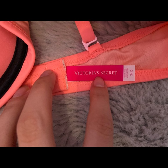 Victoria’s Secret Bikini Top - Picture 2 of 2